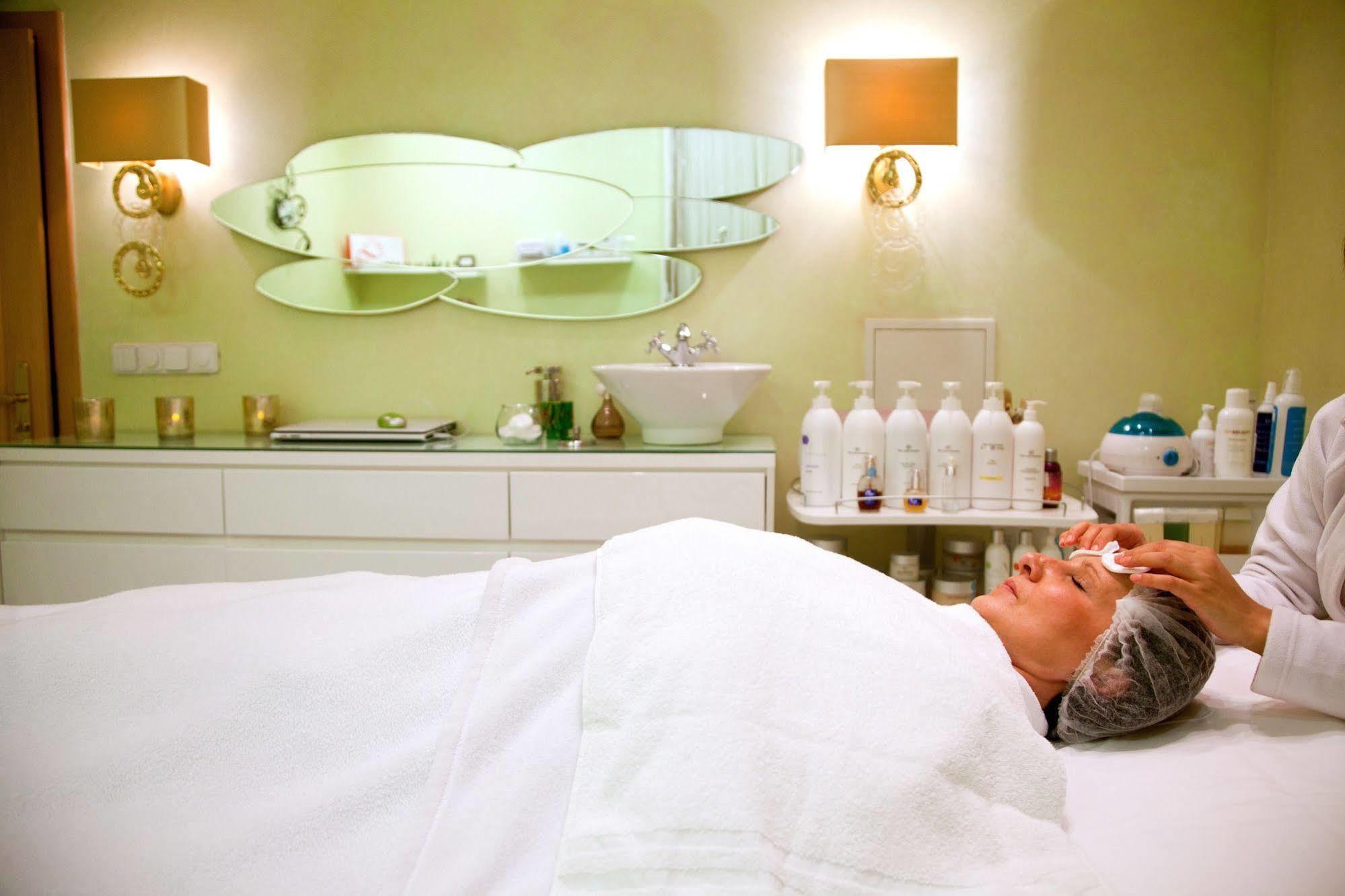 Hotel Ambiente Wellness & Spa Карловы Вары Экстерьер фото