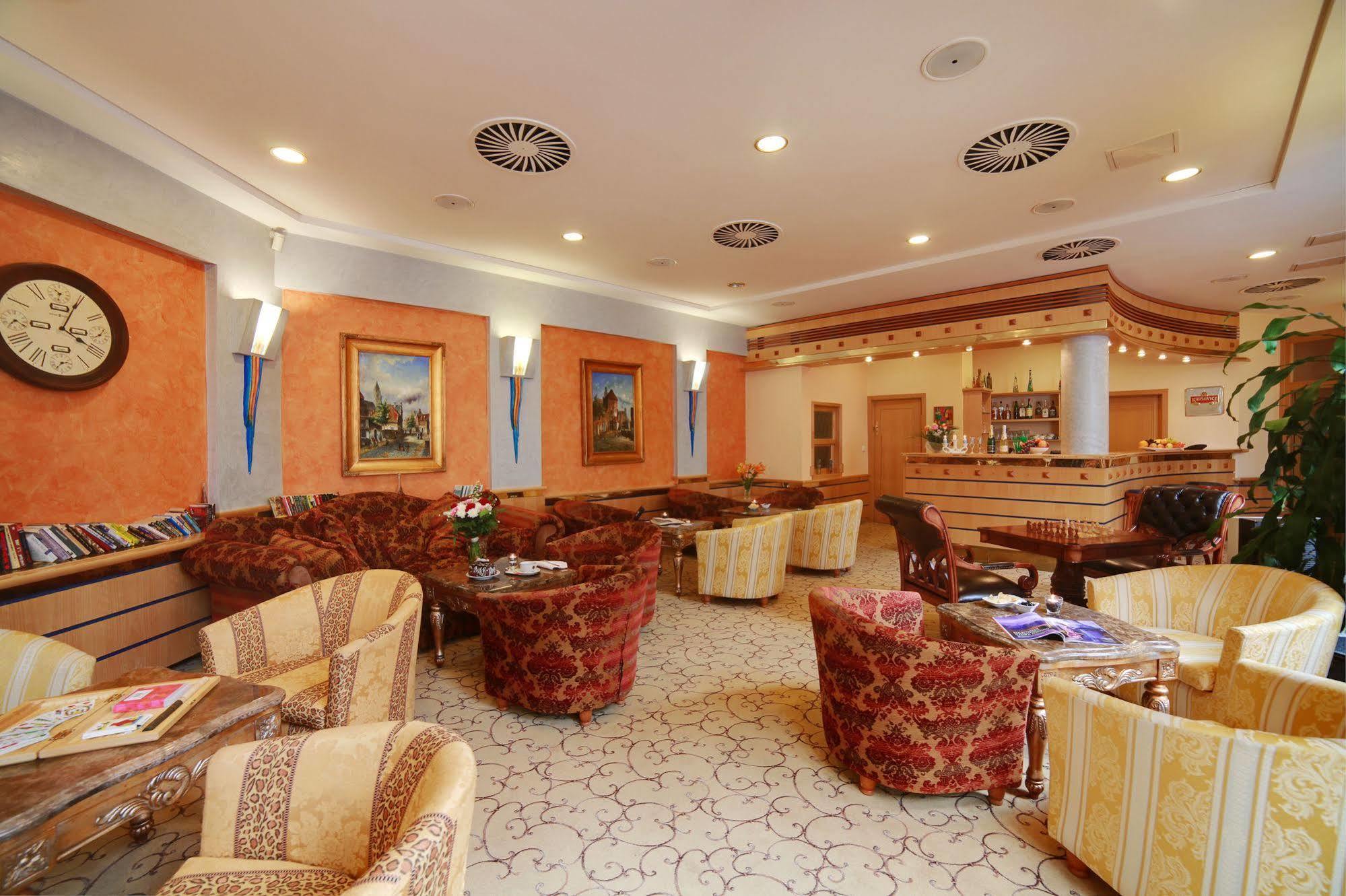 Hotel Ambiente Wellness & Spa Карловы Вары Экстерьер фото